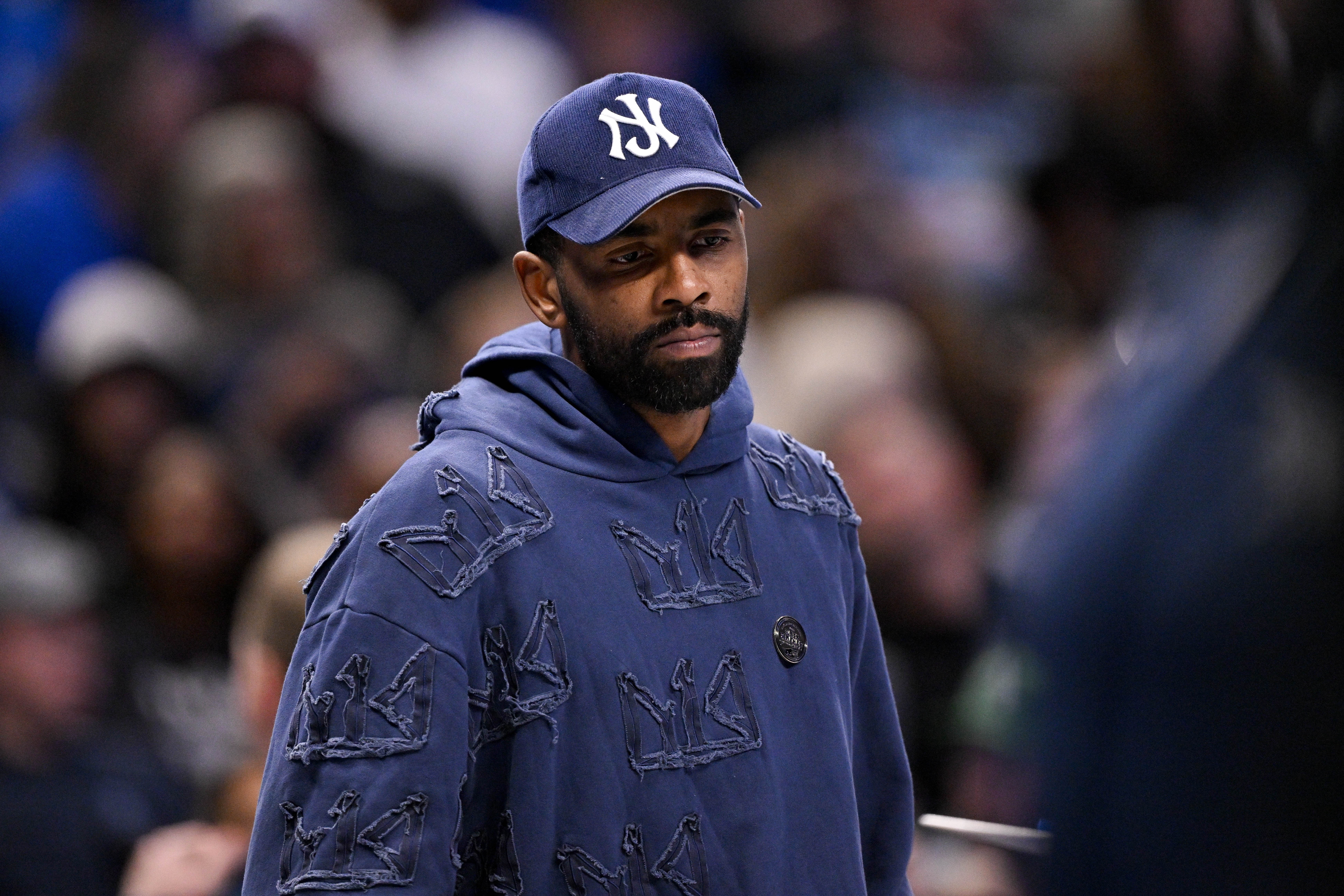 阿里纳斯：若独行侠无法争冠留着欧文没任何意义 纯粹是浪费时间