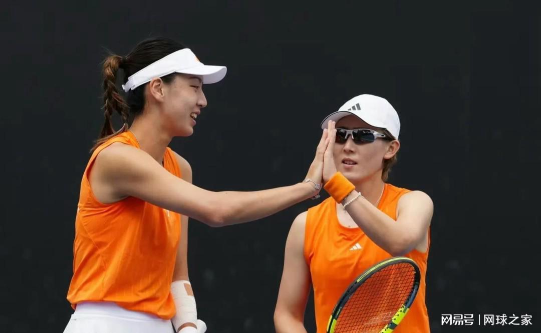 杏彩体育-王欣瑜爆大冷拒握手震动舆论，网友：这件事力挺“赛右”姐妹