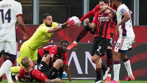 杏彩体育平台-米兰交白卷憾失“赛点” 末轮死磕真蓝黑